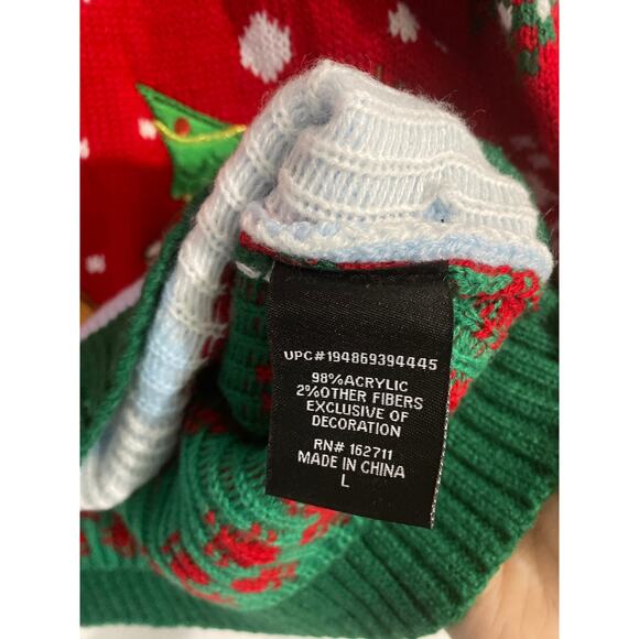 33 Degrees women’s Christmas sweater size L dabbing through the snow - Picture 4 of 5